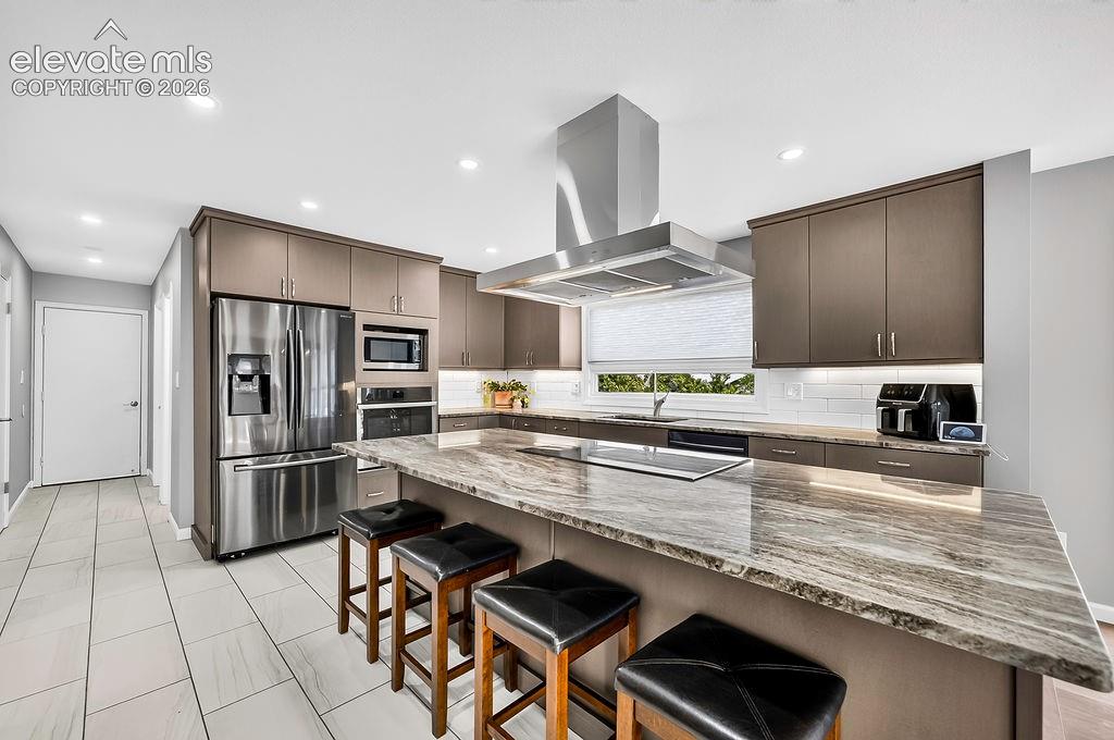 Image 12 of 34: Kitchen
