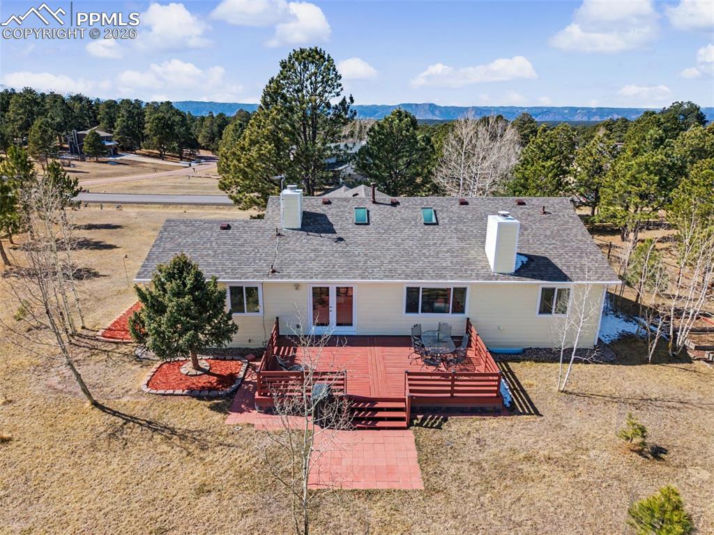 Image 10 of 42: Back of Structure