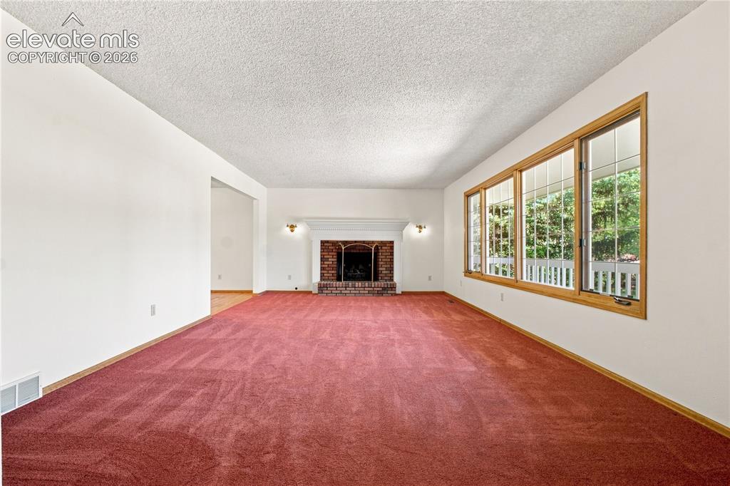 Image 11 of 39: Living Room