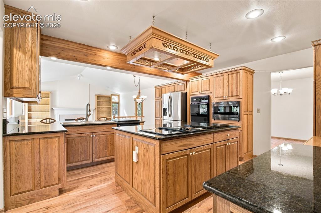 Image 8 of 39: Kitchen