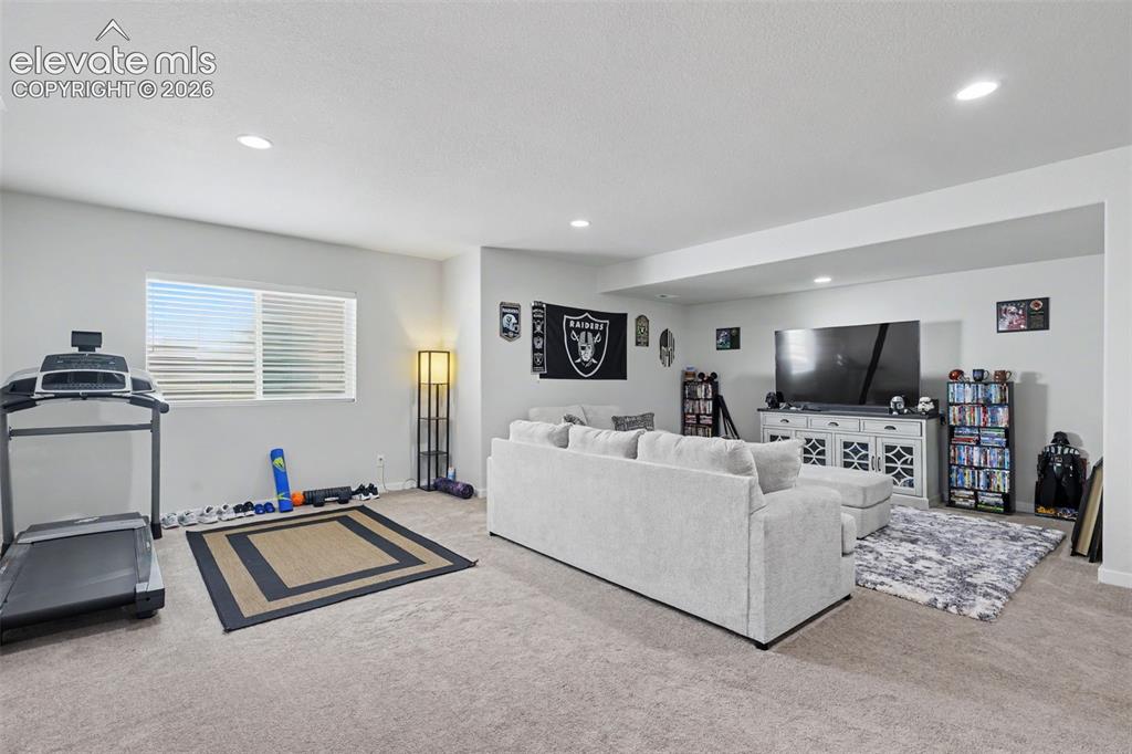 Image 30 of 42: Family Room