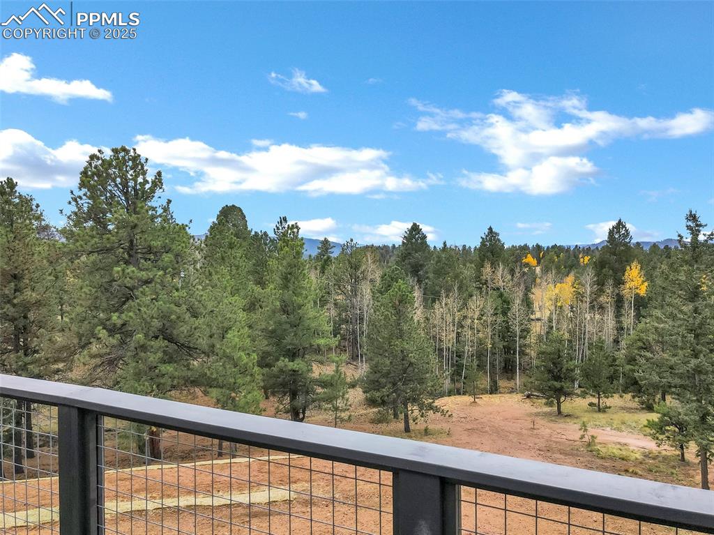 Image 25 of 46: Balcony