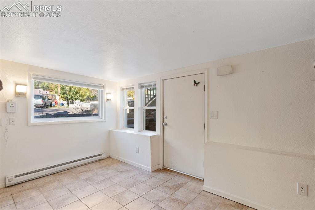 Image 8 of 27: Entry