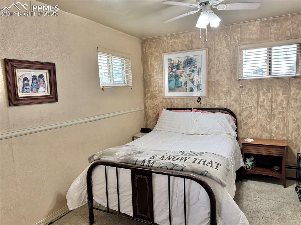 Image 20 of 33: Bedroom