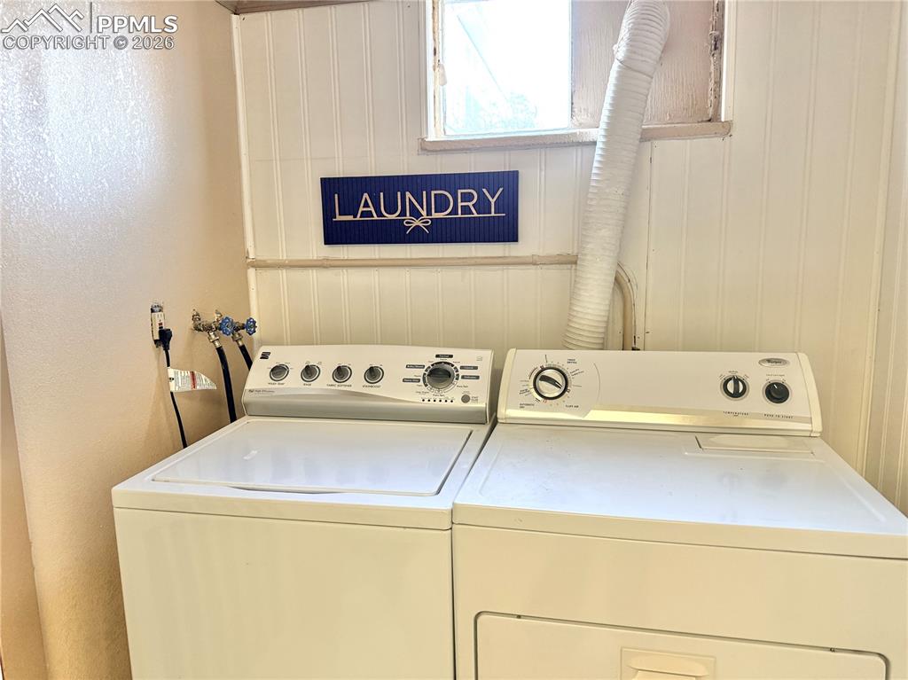 Image 28 of 33: Laundry