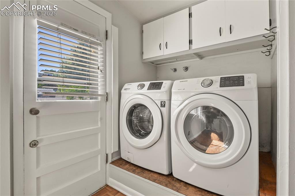 Image 13 of 38: Laundry