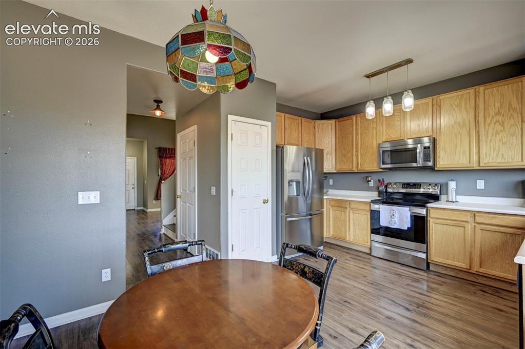 Image 10 of 42: Kitchen