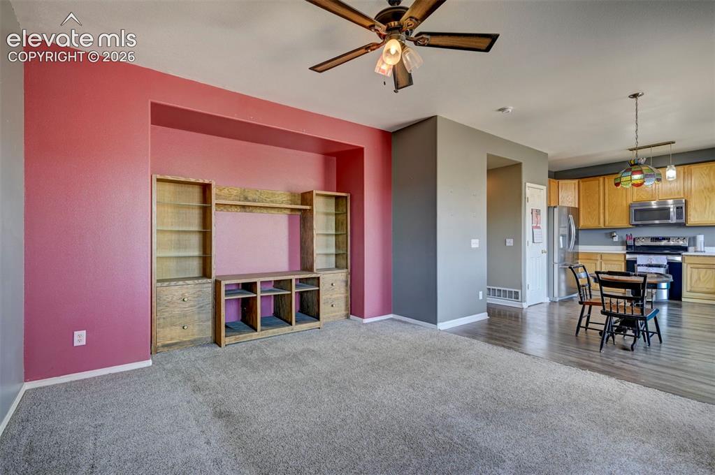 Image 17 of 42: Living Room