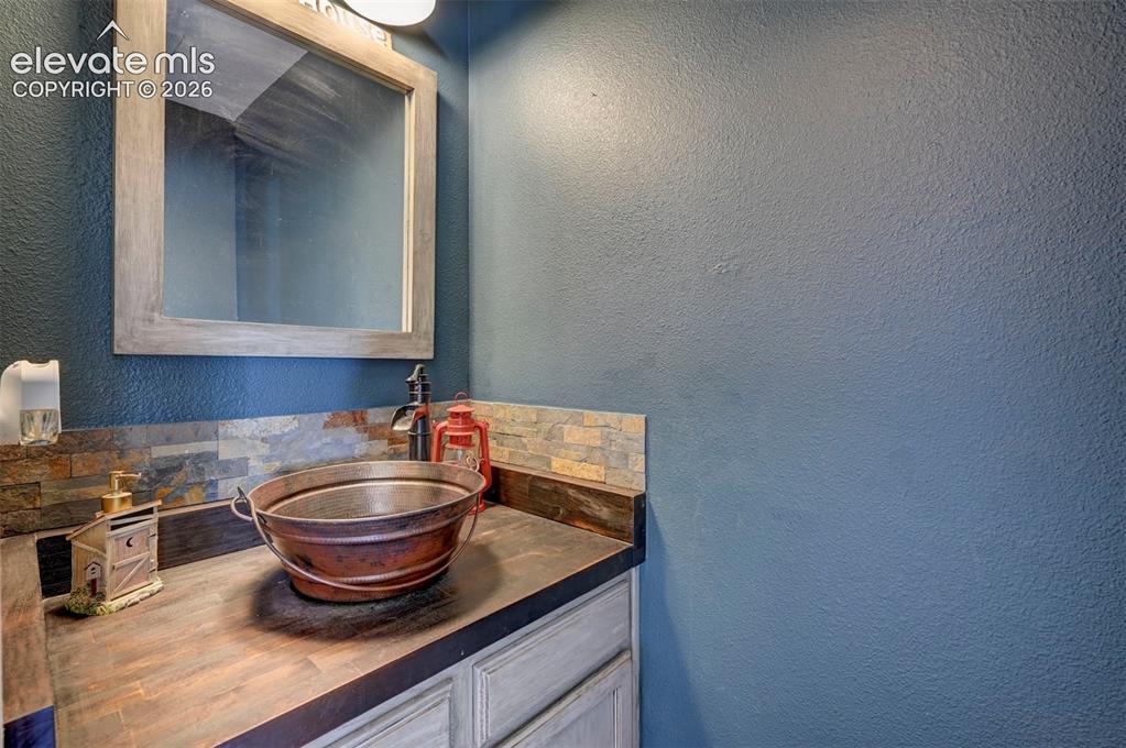 Image 9 of 42: Bathroom