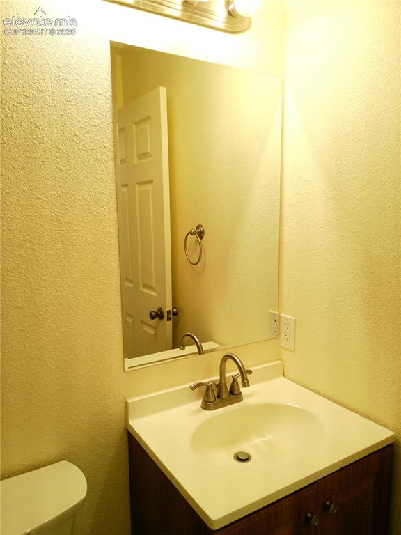 Image 24 of 35: Bathroom