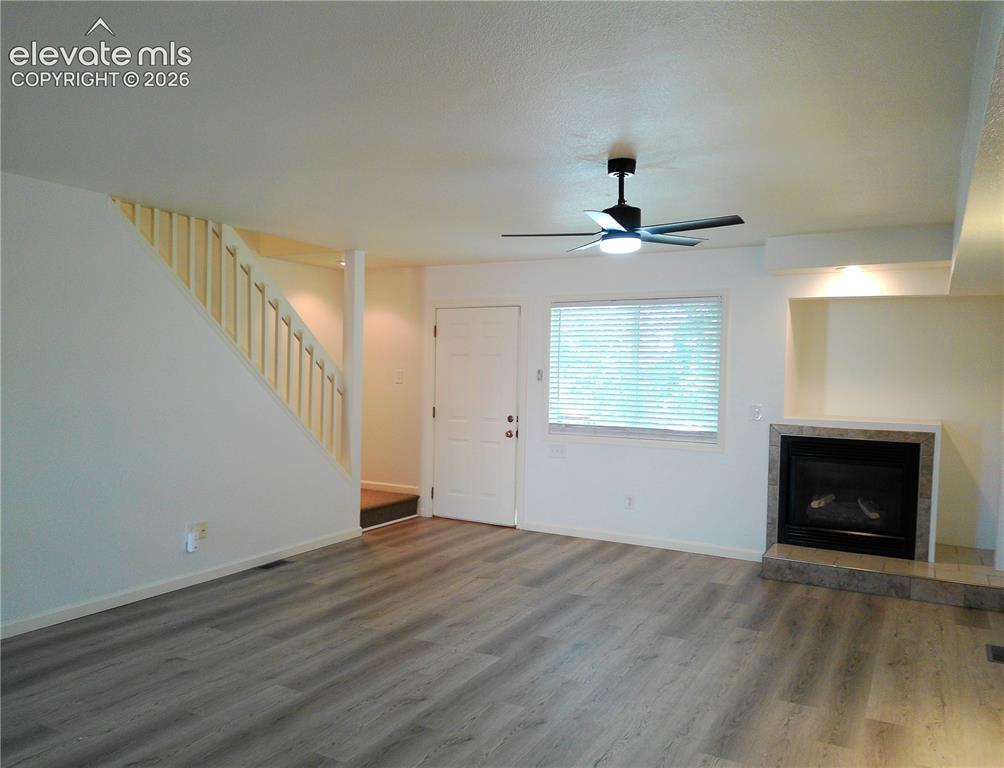 Image 4 of 35: Living Room