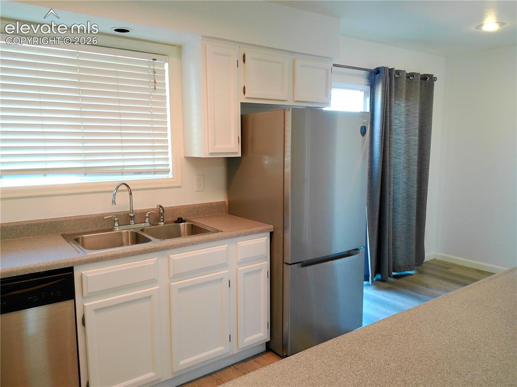 Image 8 of 35: Kitchen