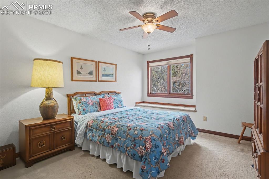 Image 32 of 49: Bedroom