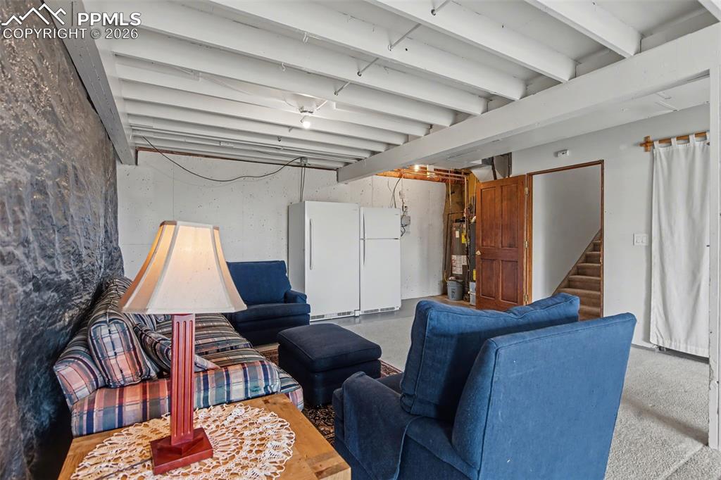 Image 37 of 49: Living Room