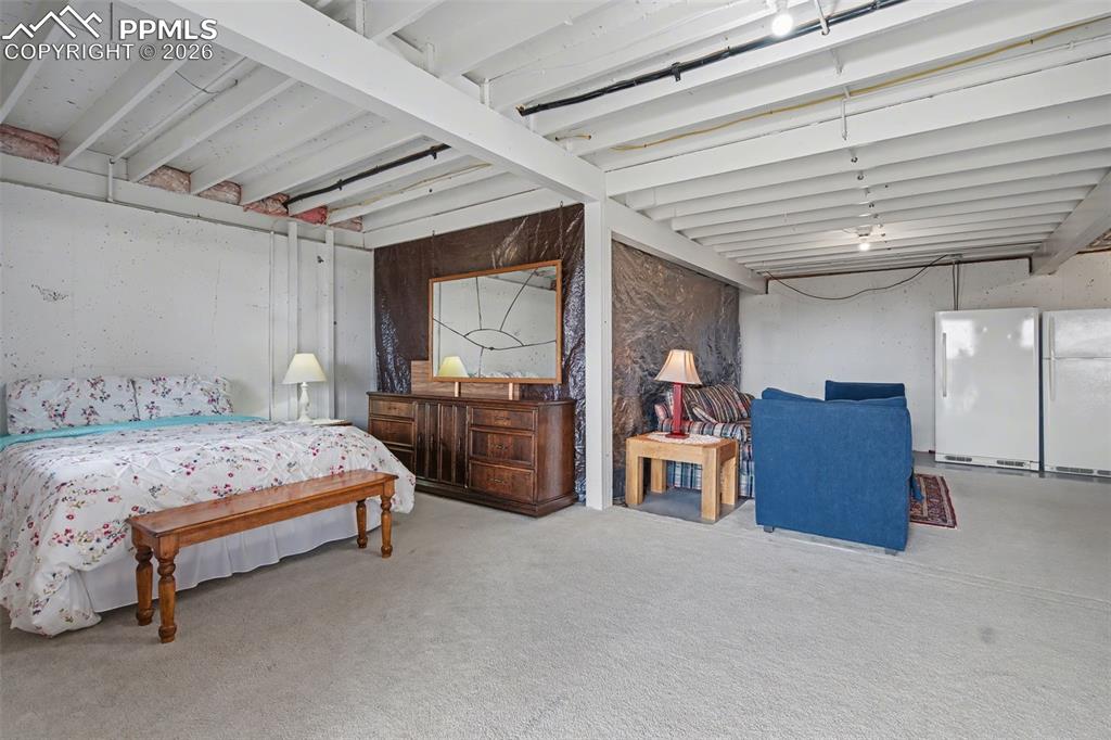 Image 39 of 49: Bedroom