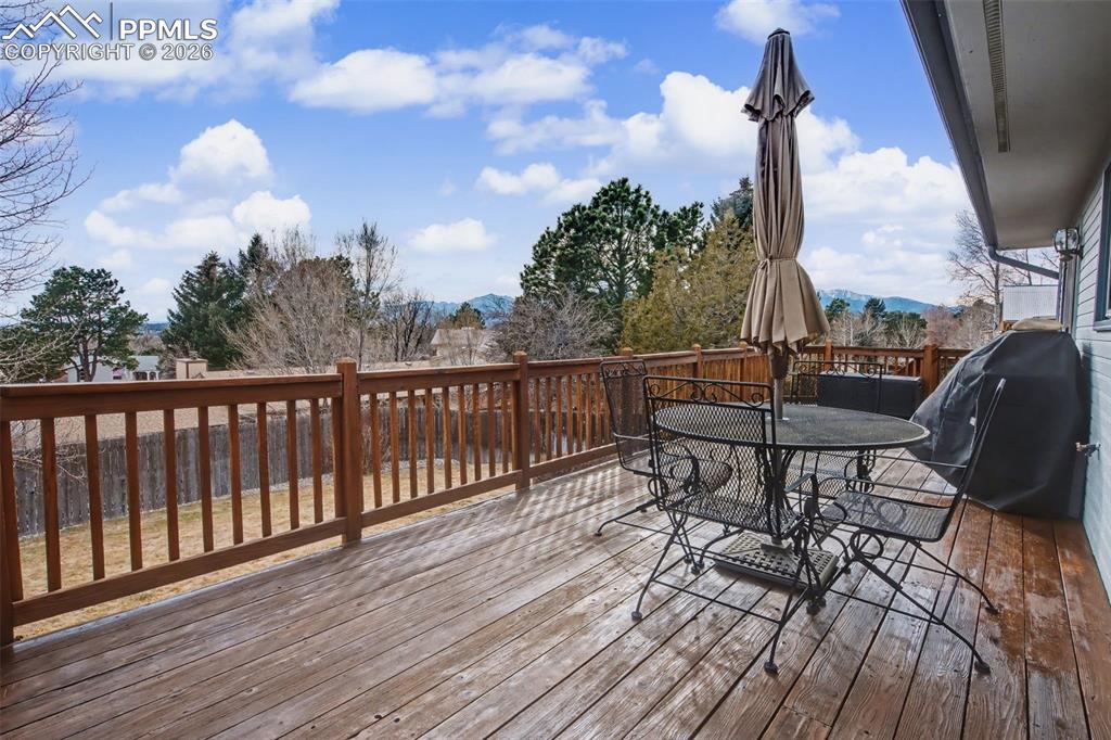 Image 42 of 49: Deck