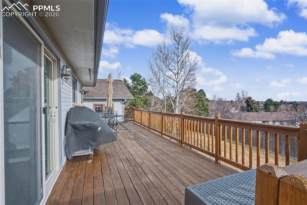 Image 43 of 49: Deck