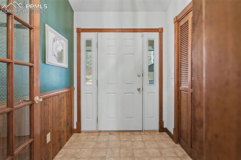 Image 5 of 49: Entry