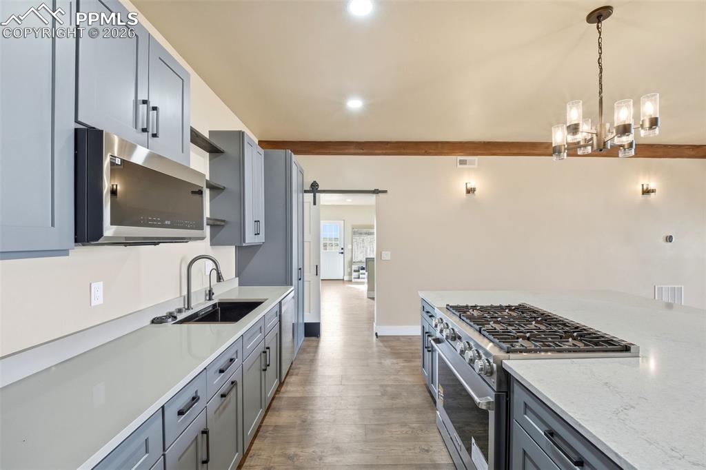 Image 11 of 45: Kitchen