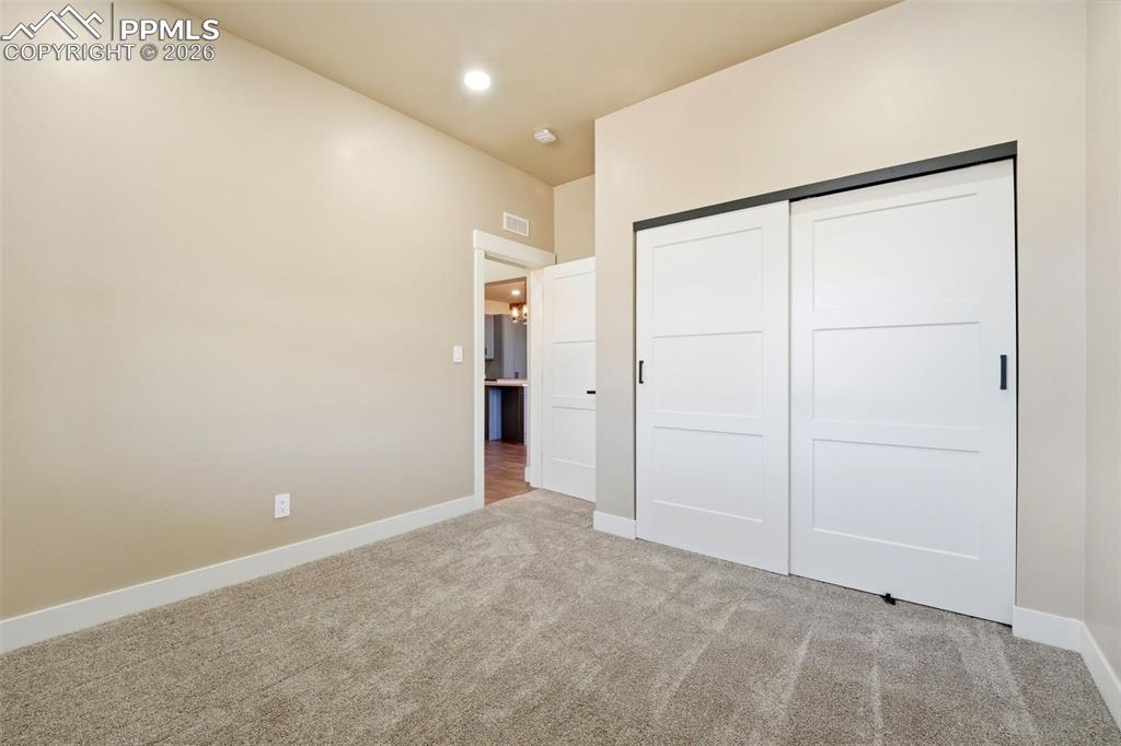 Image 24 of 45: Bedroom