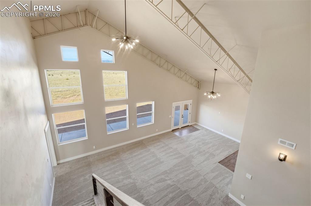 Image 29 of 45: Living Room