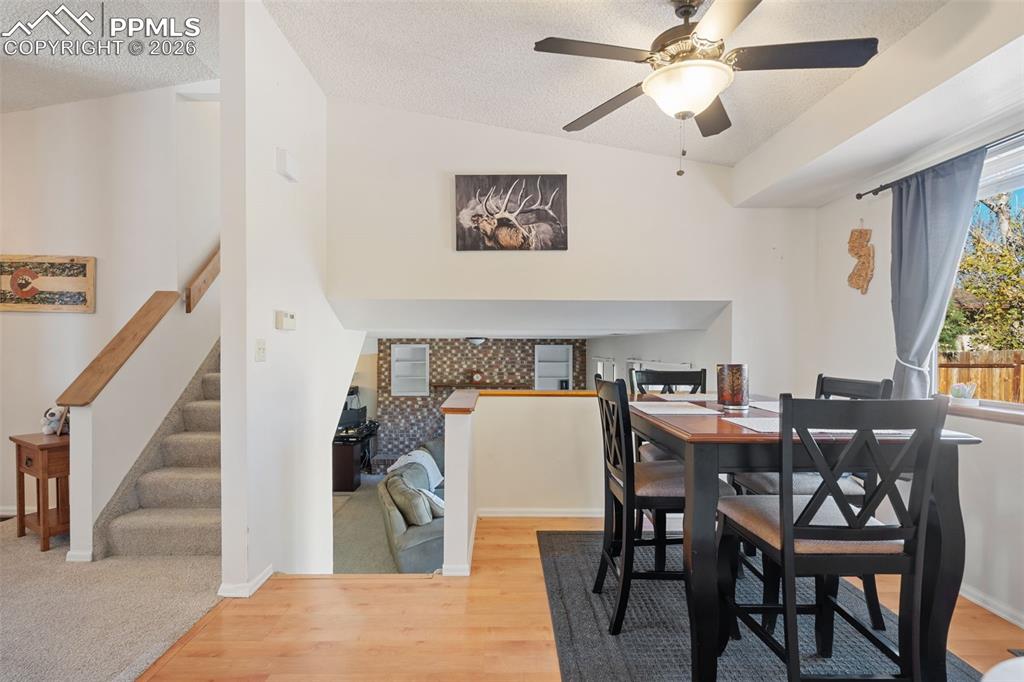 Image 24 of 42: Dining Area