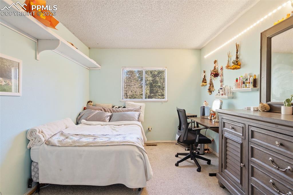 Image 29 of 42: Bedroom