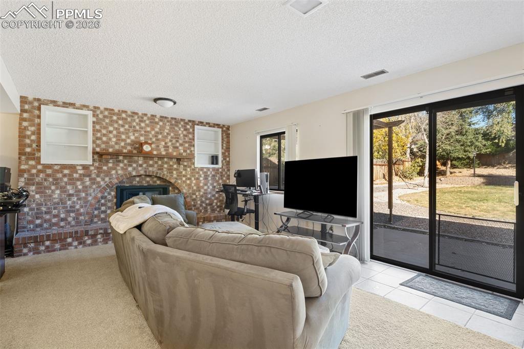 Image 30 of 42: Family Room