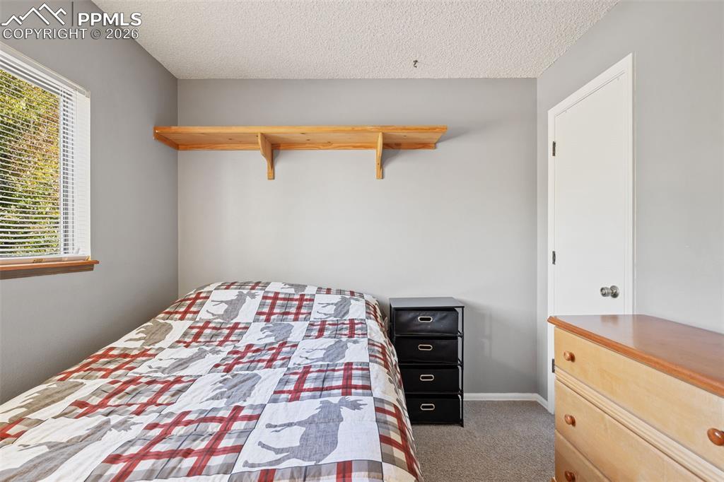 Image 36 of 42: Bedroom