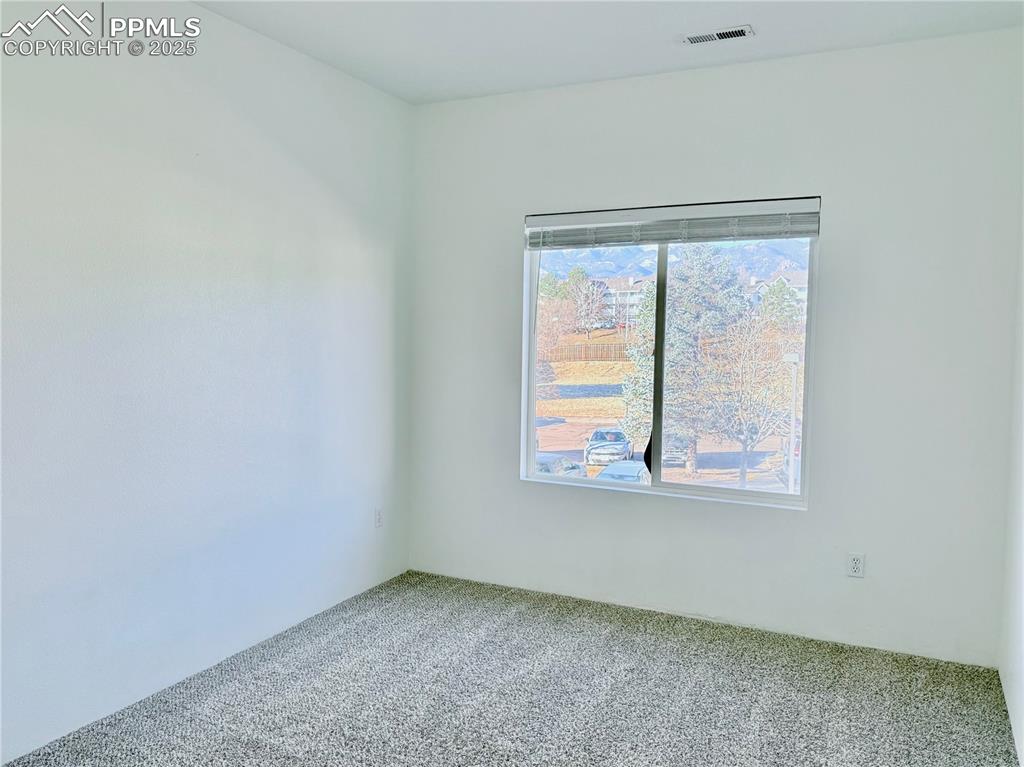 Image 13 of 28: Bedroom