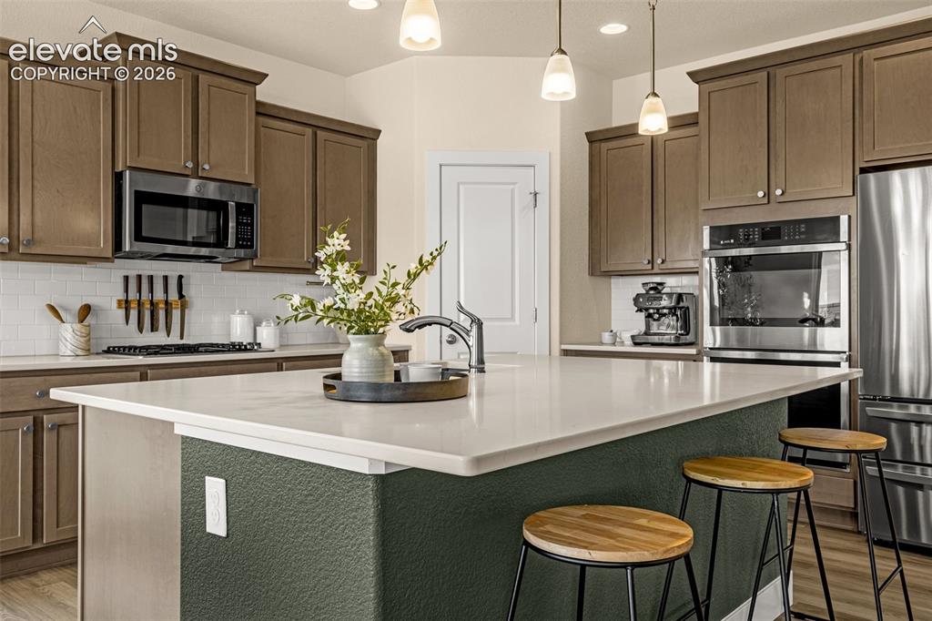 Image 11 of 43: Kitchen