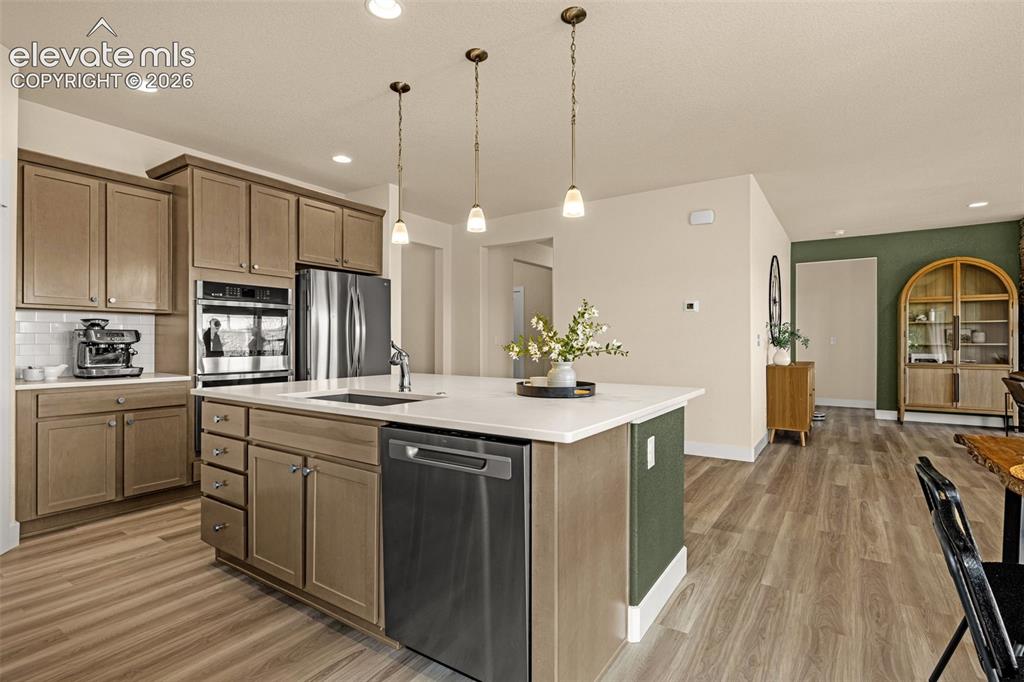 Image 7 of 43: Kitchen