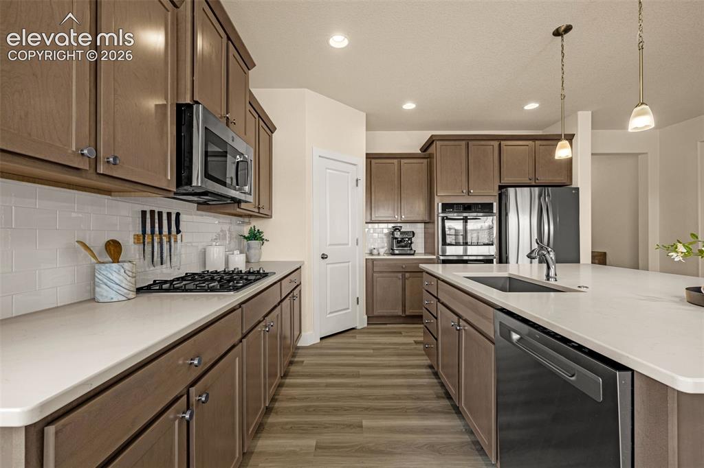 Image 8 of 43: Kitchen