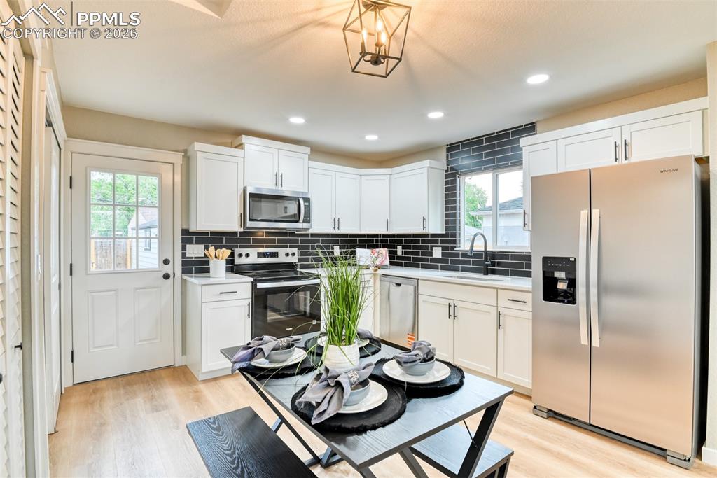 Image 11 of 33: Kitchen