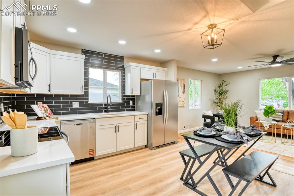 Image 13 of 33: Kitchen