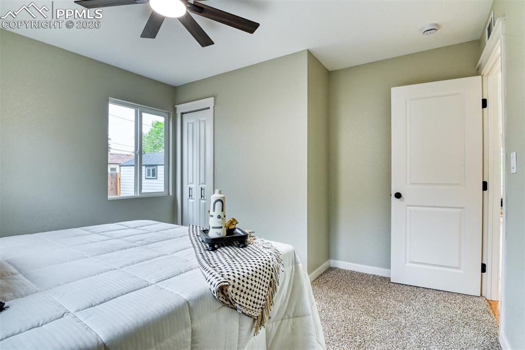 Image 16 of 33: Bedroom