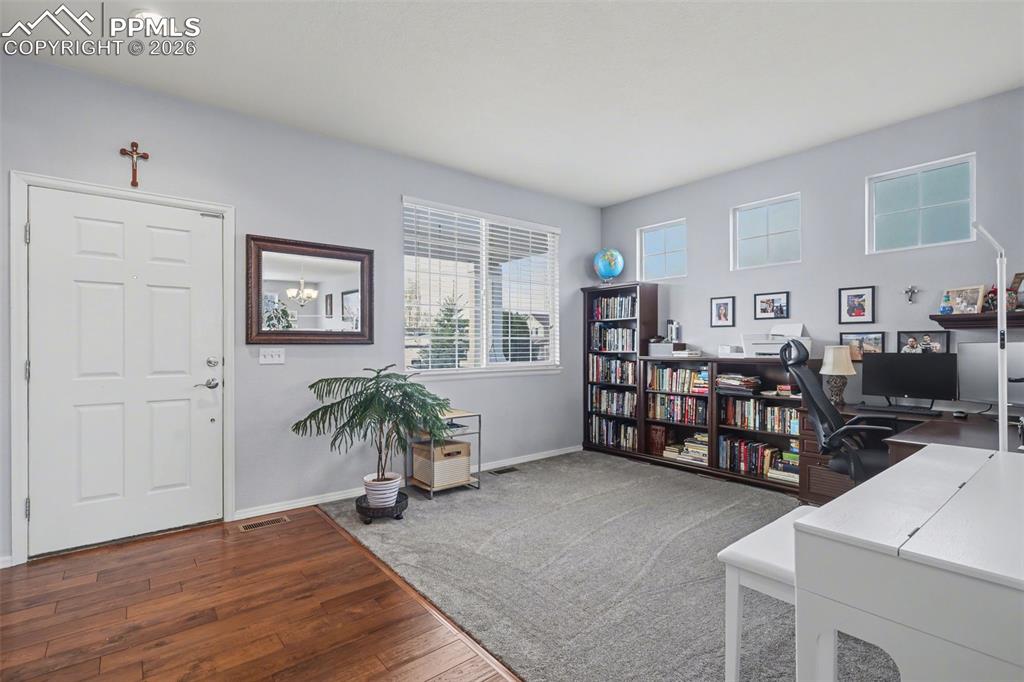 Image 14 of 43: Office