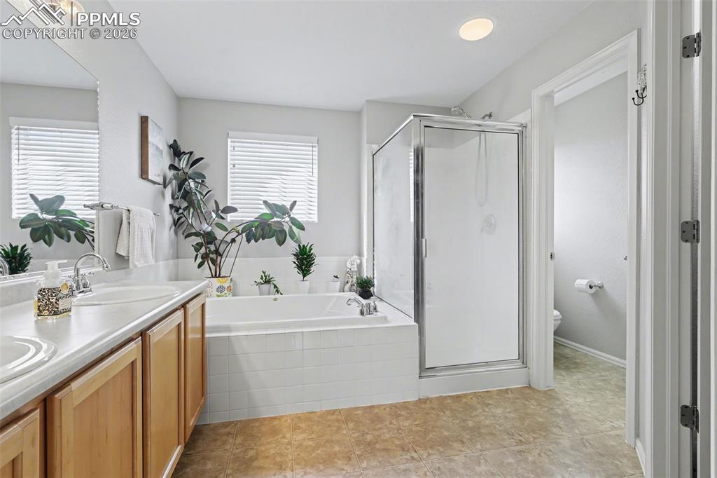 Image 7 of 43: Bathroom