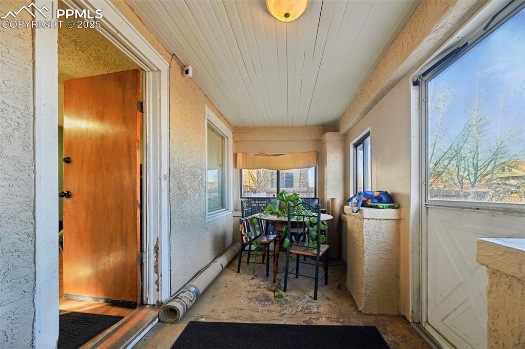 Image 11 of 21: Sun Room