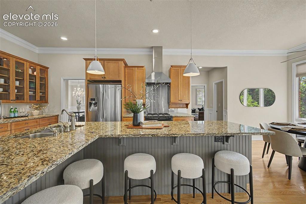 Image 15 of 50: Kitchen