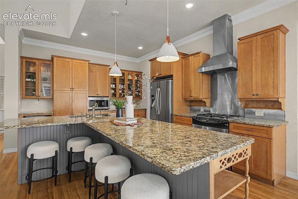 Image 16 of 50: Kitchen