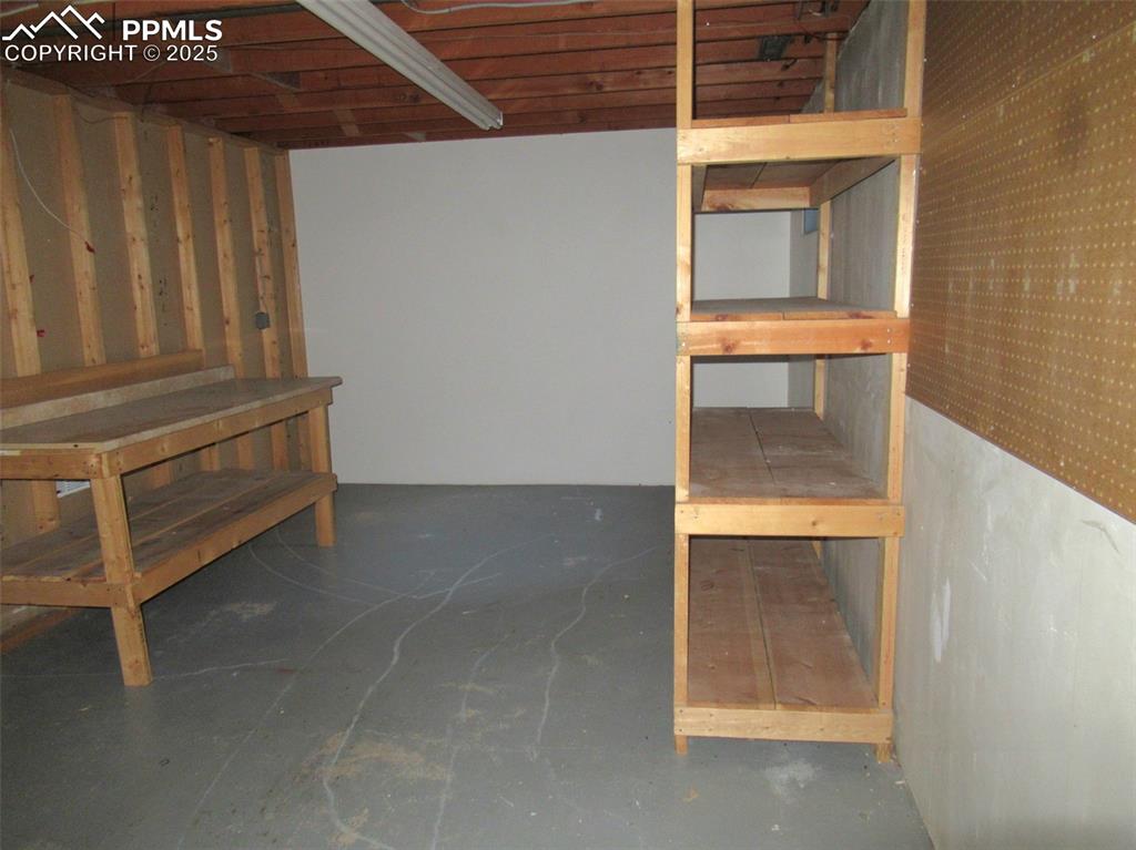 Image 22 of 29: potential 4th bedroom