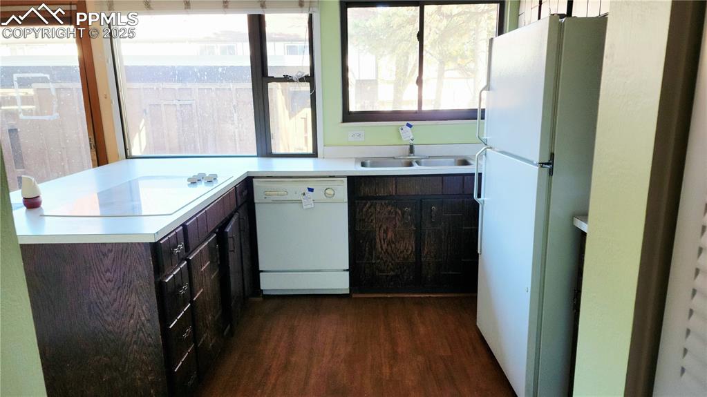 Image 4 of 29: Kitchen