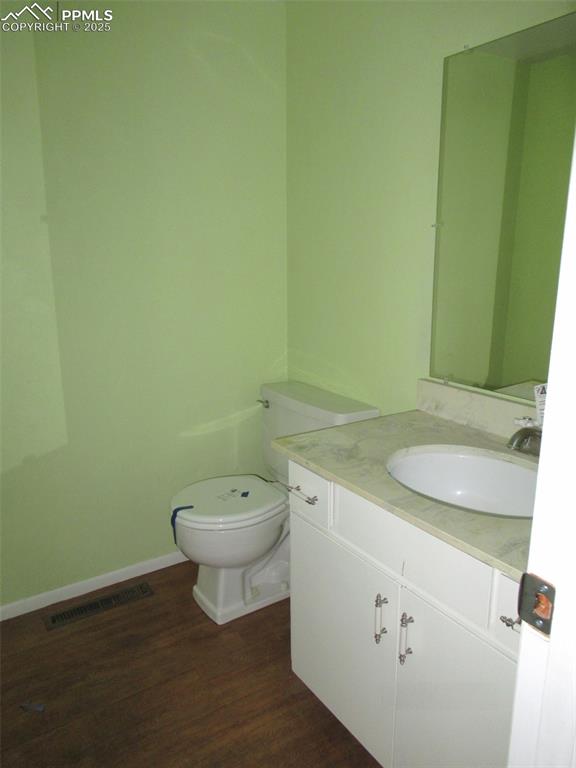 Image 6 of 29: main level 1/2 bath