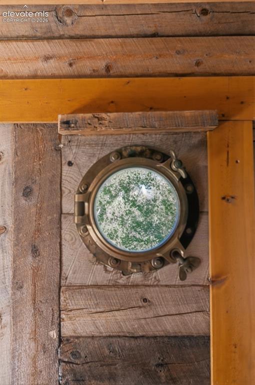 Image 30 of 49: Nautical-inspired details