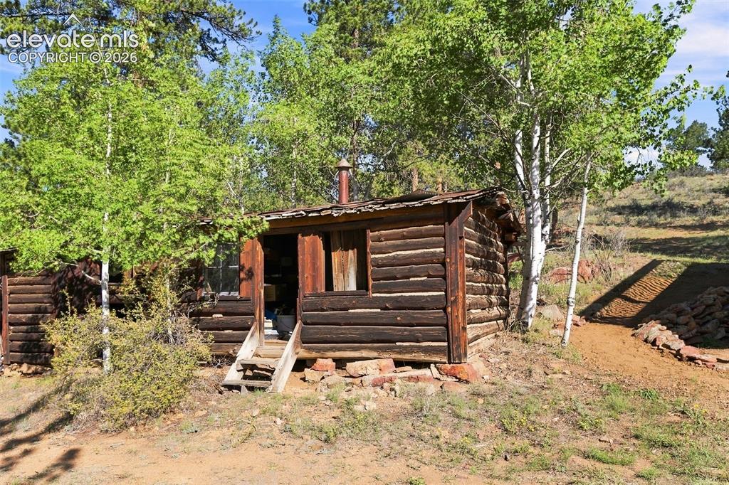 Image 35 of 49: Bunkhouse