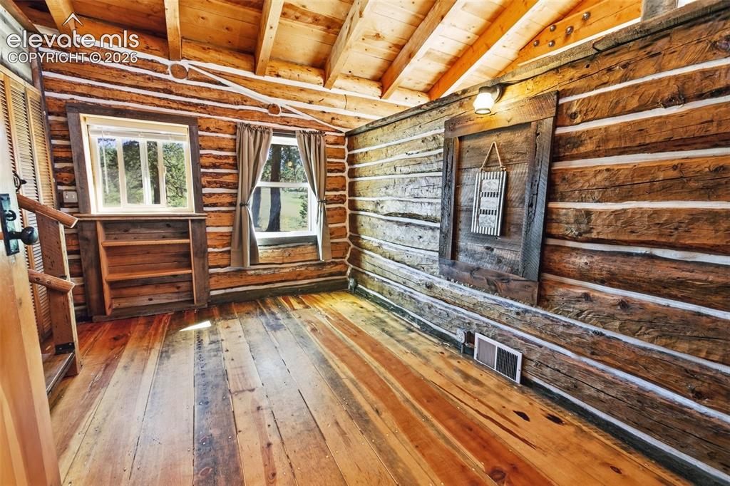 Image 41 of 49: Main House Office-Bonus Room