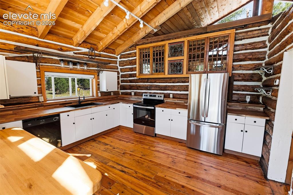 Image 8 of 49: Main House Kitchen