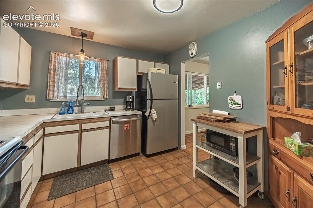 Image 12 of 42: Kitchen
