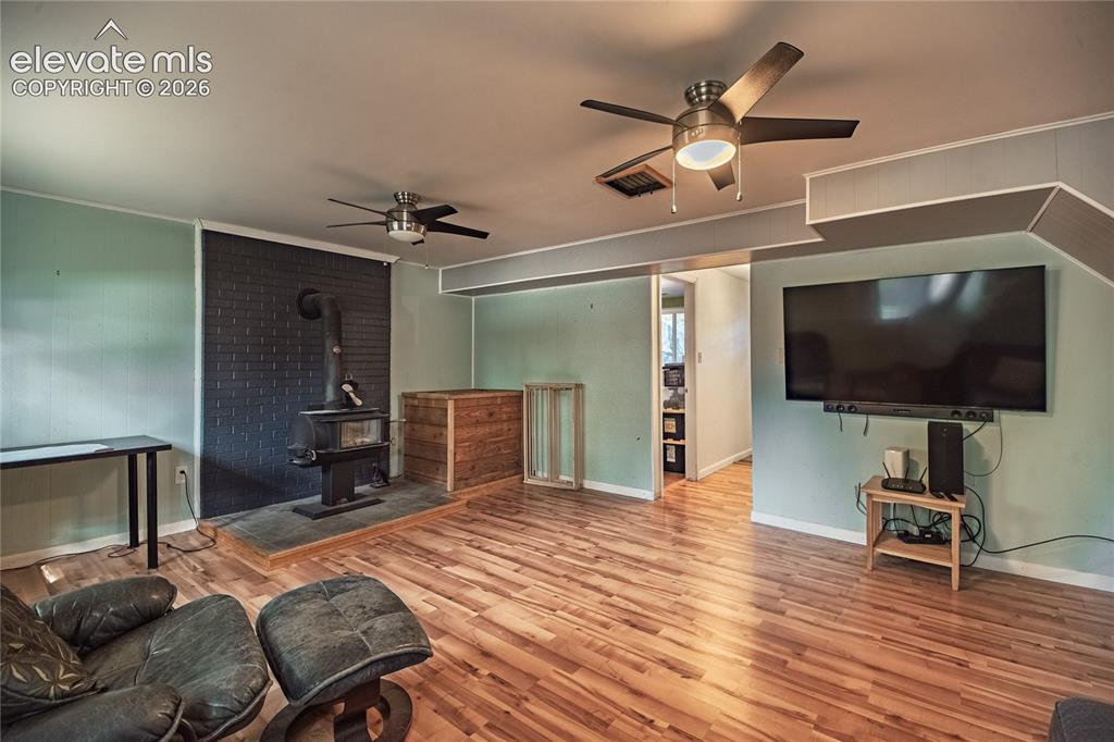 Image 15 of 42: Family Room